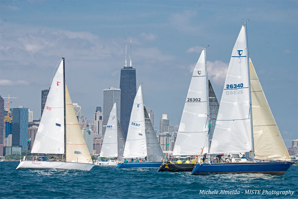 sailboat race from chicago to mackinac island
