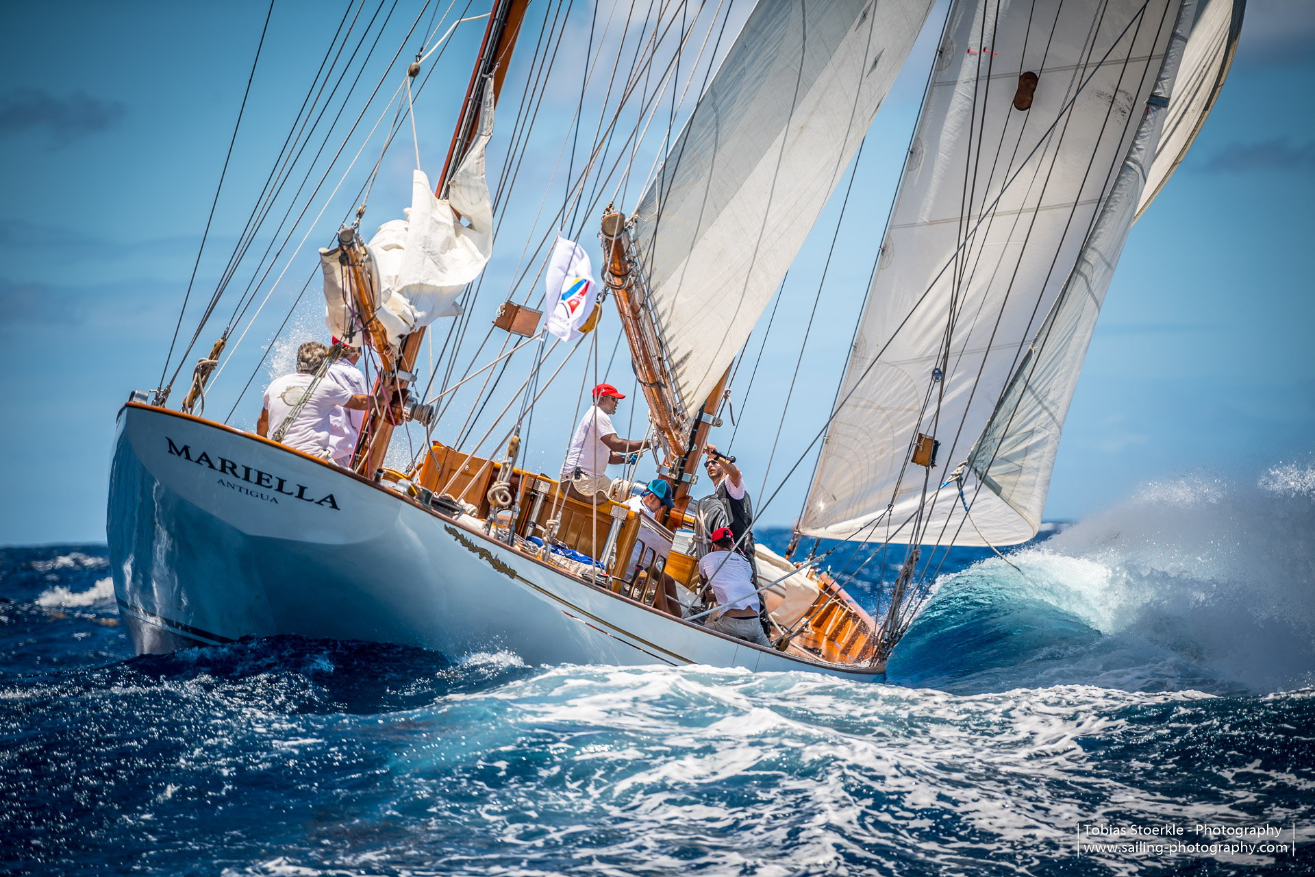 sailboat race to bermuda