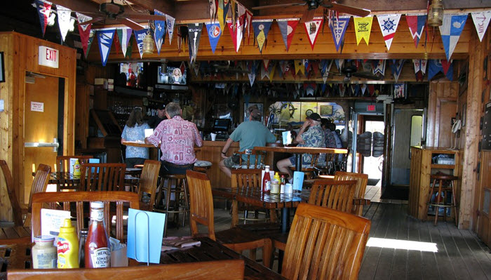 did lahaina yacht club burn